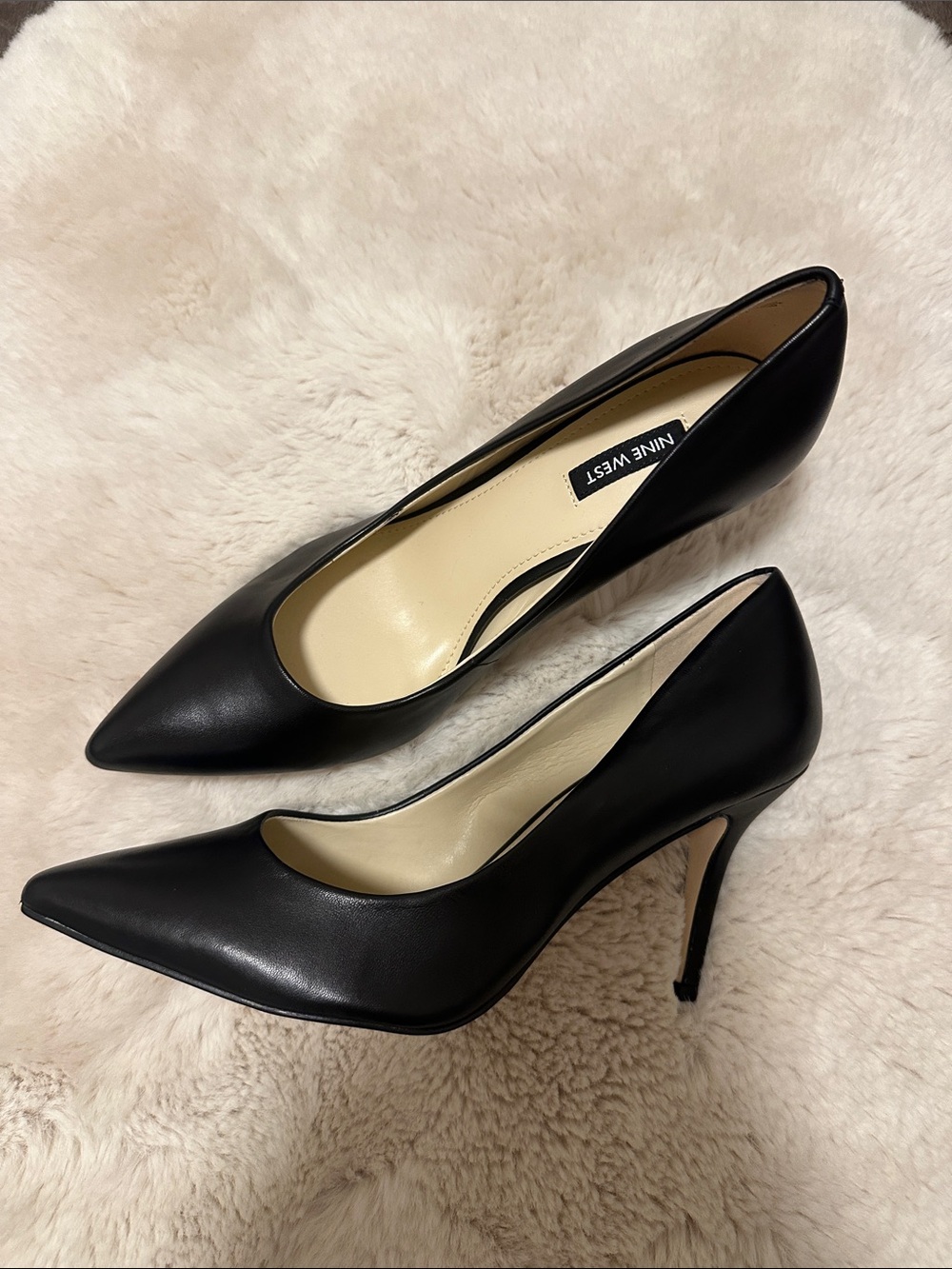 Nine West Black Pointed-Toe Stiletto Pumps size 10